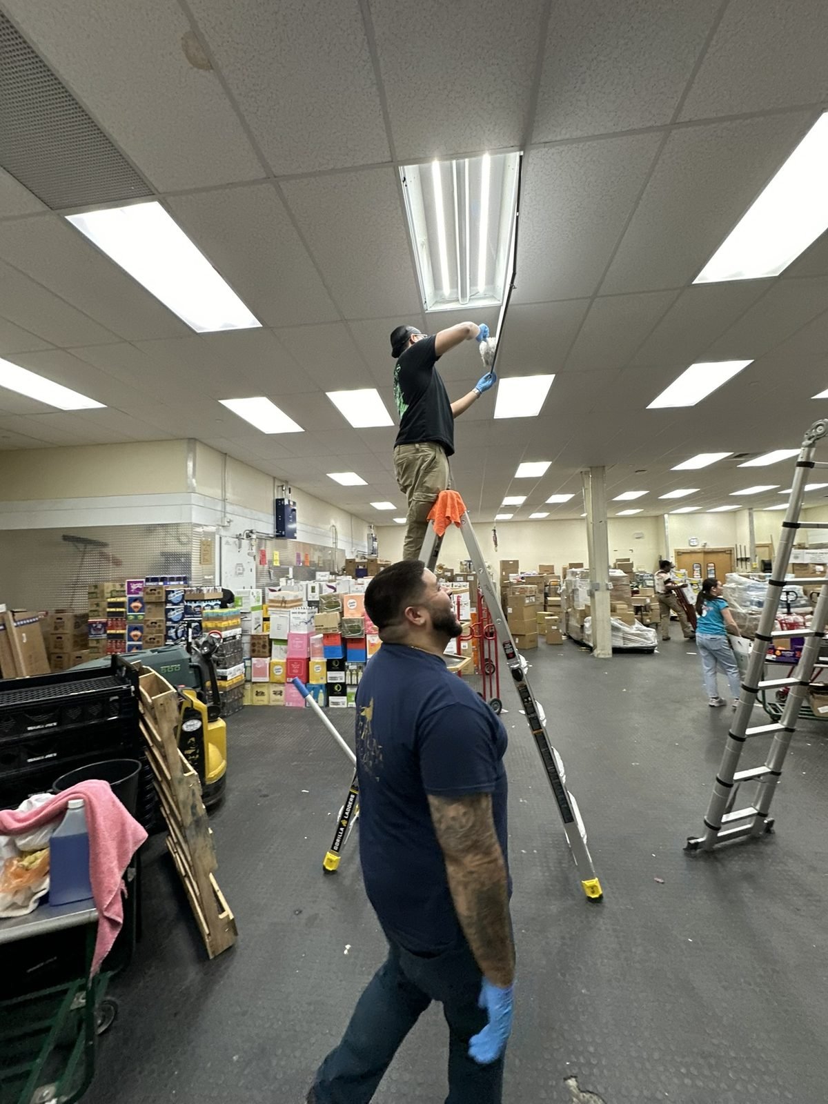Commercial: Commercial space clean